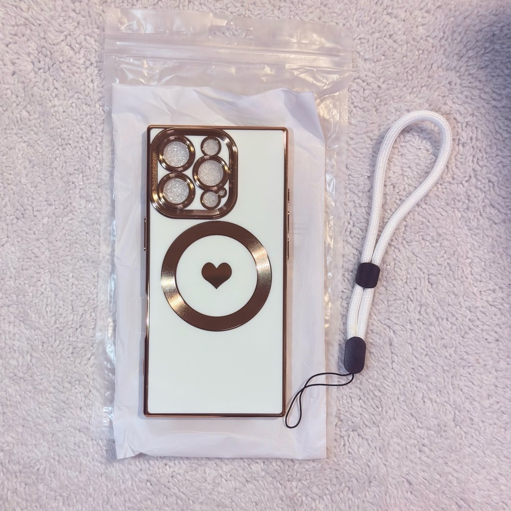 Luxury Case for iPhone 16 Pro White/Gold Square Design with MagSafe and strap - Picture 4 of 8